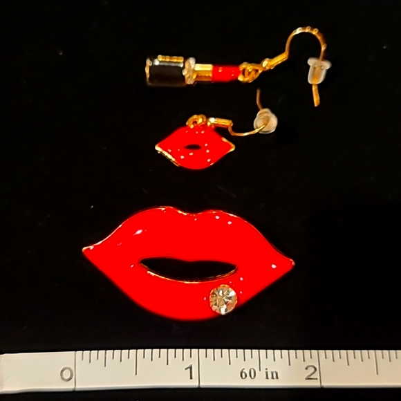 ๐ Lip Brooch and Lipstick Earring Set - Picture 4 of 6
